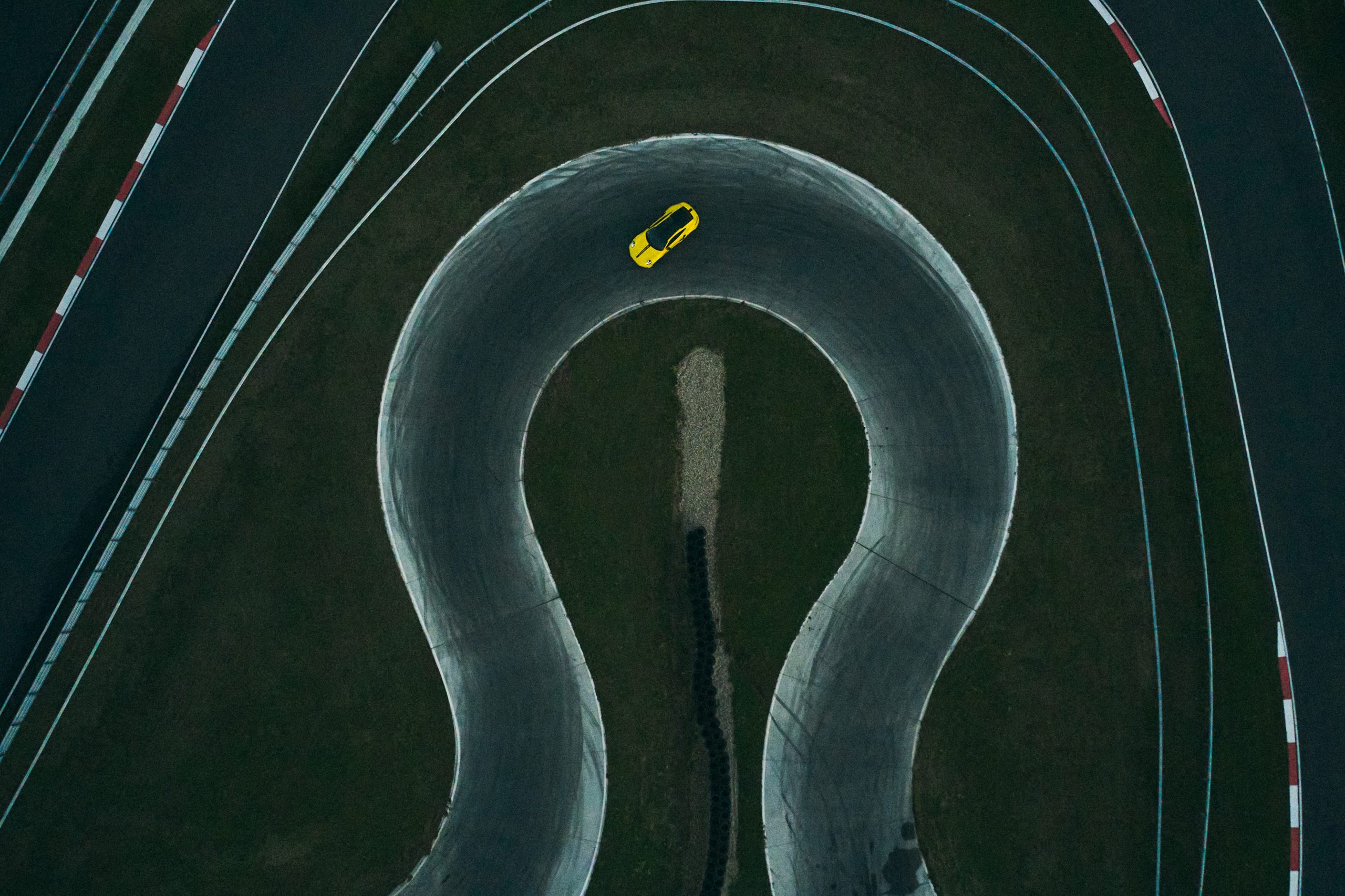 CARLOS-FERNANDEZ-LASER-PORSCHE-EXPERIENCE-CENTER-SIGHT-0208