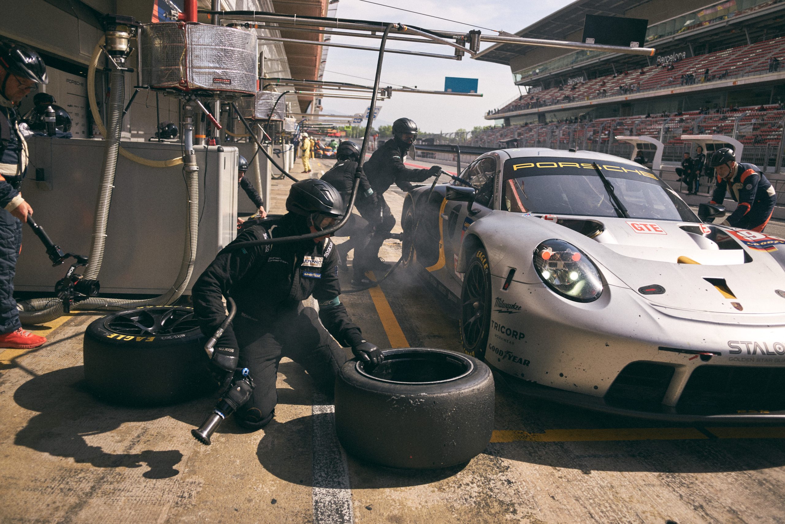 CARLOS-FERNANDEZ-LASER-PORSCHE-SIGHT-ELMS-BCN-04-0975