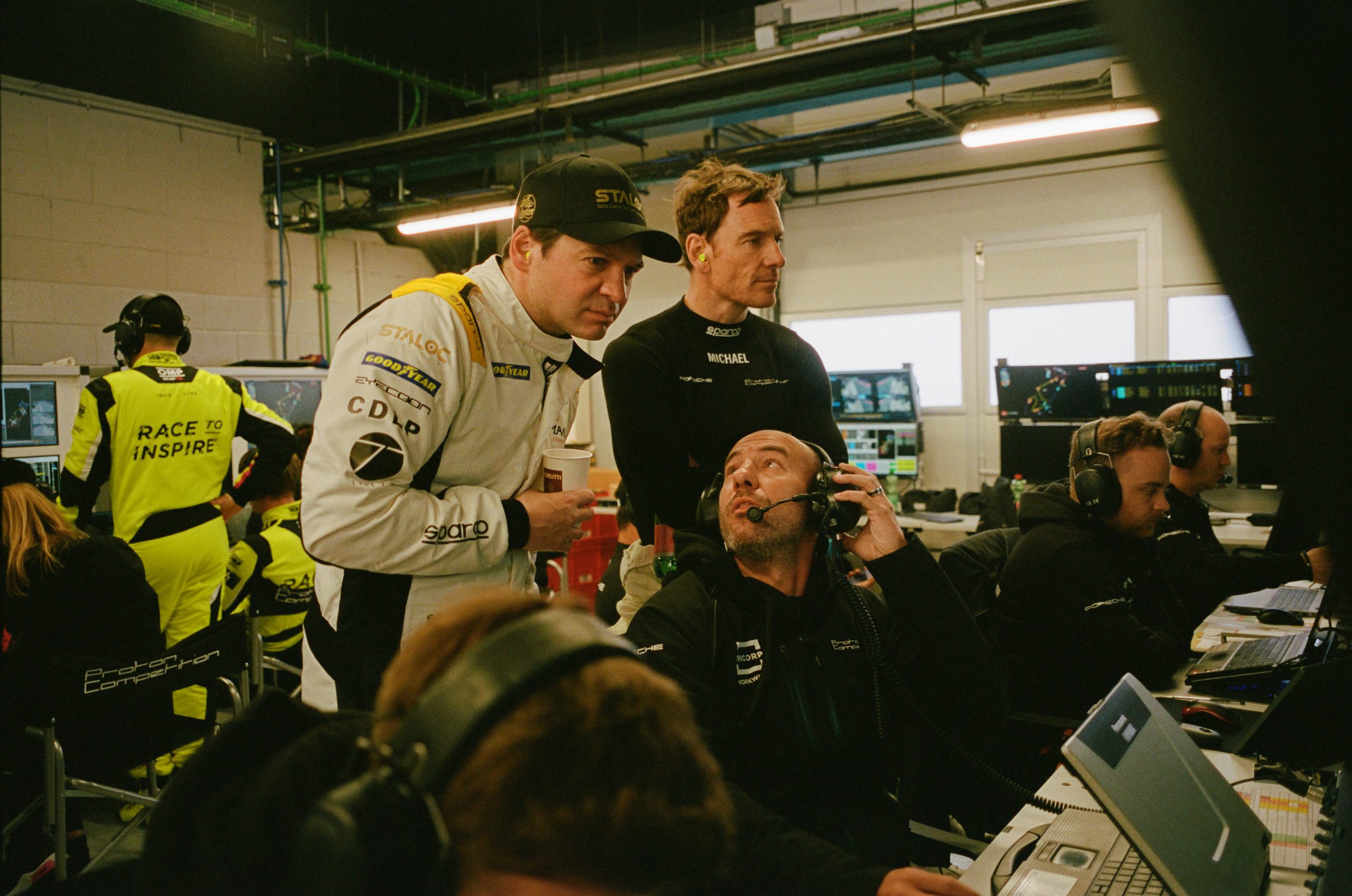 CARLOS-FERNANDEZ-LASER-PORSCHE-SIGHT-ELMS-BCN-ANALOG-000627320018-90