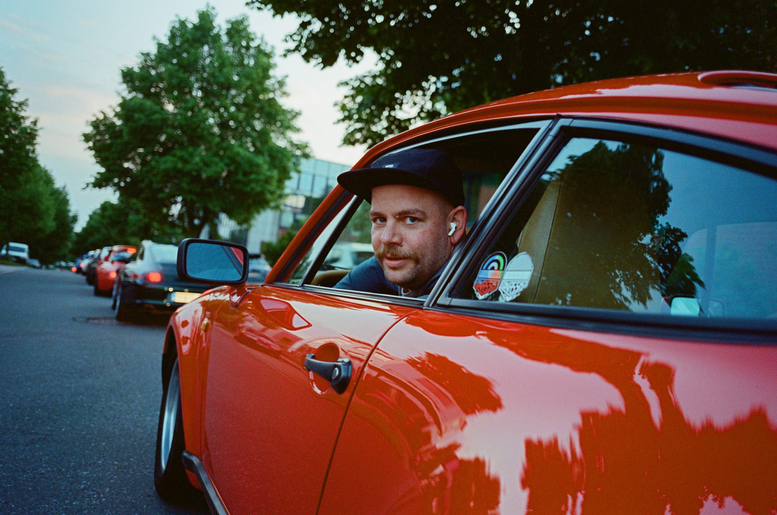 LOWRES-HIRES-ONASSIS-5-NIGHTS-OUT-CONTAX-CFL-8030-01