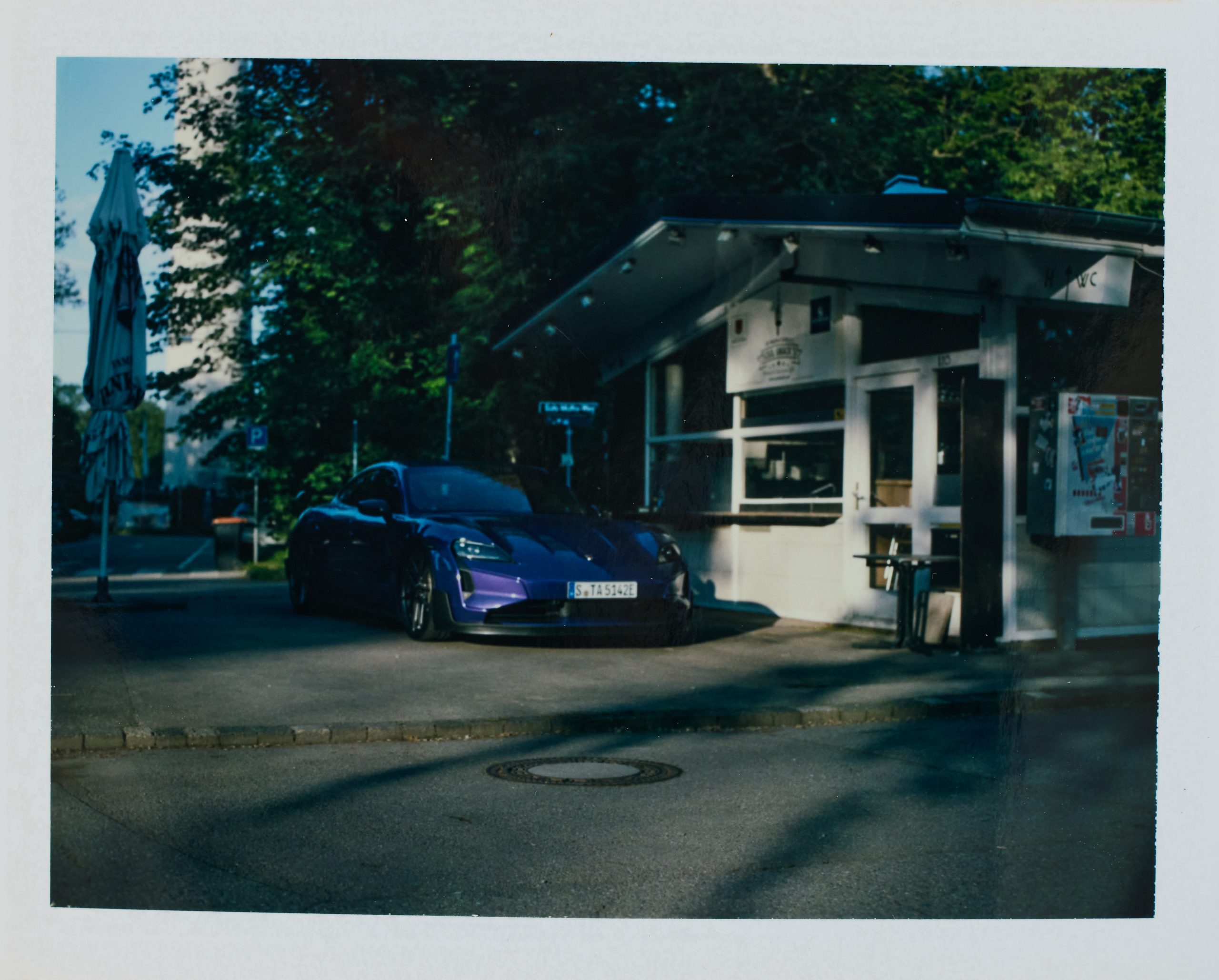 LOWRES-HIRES-ONASSIS-5-NIGHTS-OUT-POLAROID-CFL-13765-01