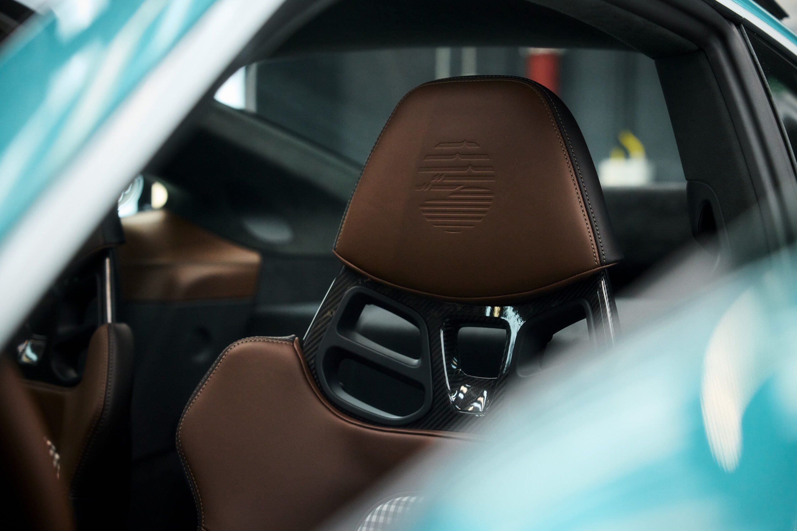 LOWRES-PORSCHE-FORMOSA-PT-01-R5-02169-01-CARLOS